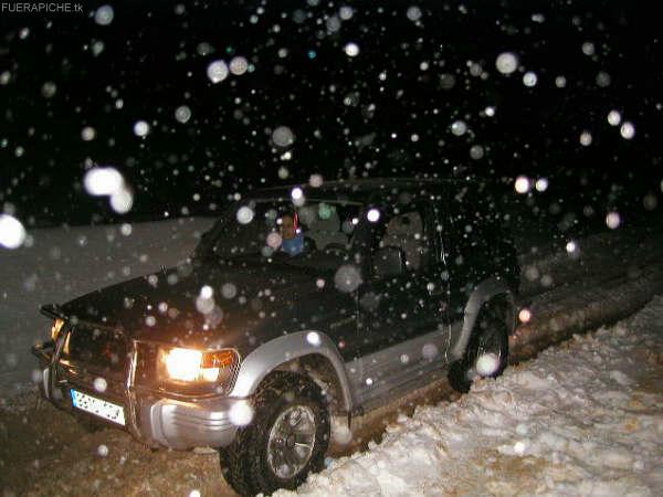 Mitsubishi Montero V6 en la nieve 4x4